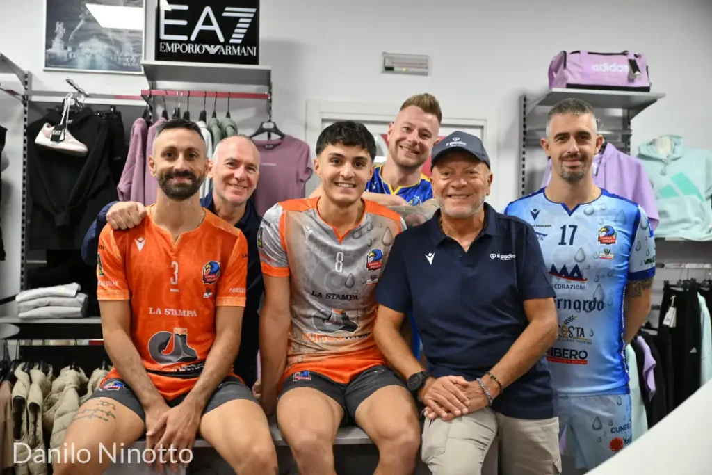 Le maglie ufficiali del Cuneo Volley sullo store de Il Podio Sport